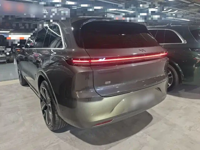 Li Auto L6 — Фото автомобиля 4
