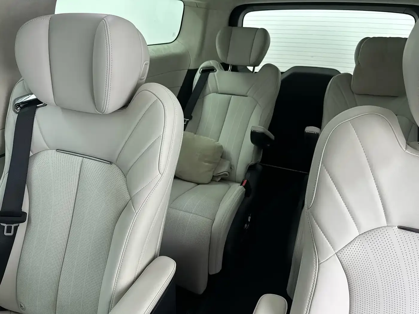 Geely Galaxy Yizhen L380 2025 Model 805km Flagship Edition AWD — Фото автомобиля 17
