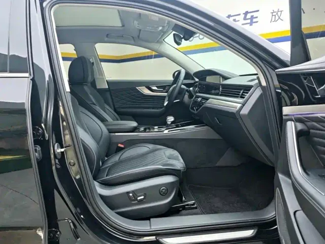 Hongqi HS5 — Фото автомобиля 8