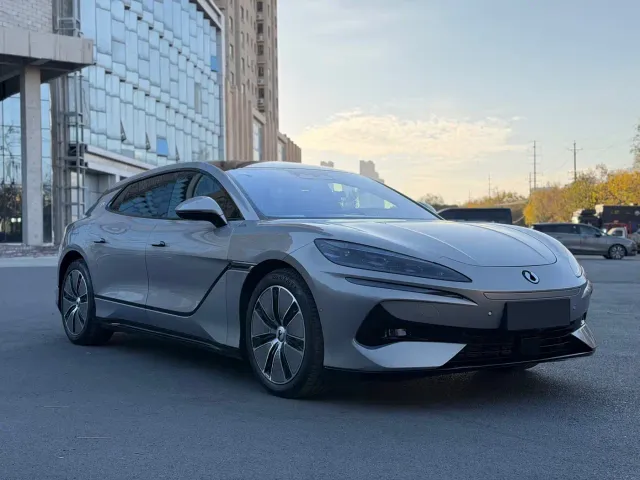 Denza Z9GT — Фото автомобиля 3