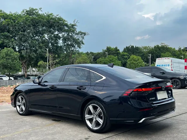 Honda Accord — Фото автомобиля 9