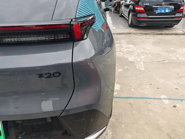 Lynk & Co Z20 — Фото автомобиля 7