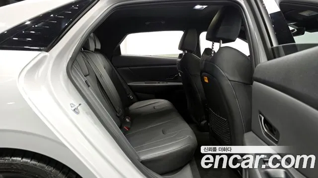 Hyundai AVANTE — Фото автомобиля 20