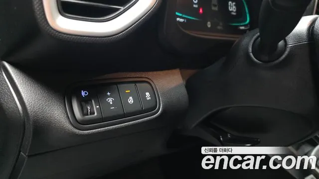 Hyundai Venue — Фото автомобиля 19