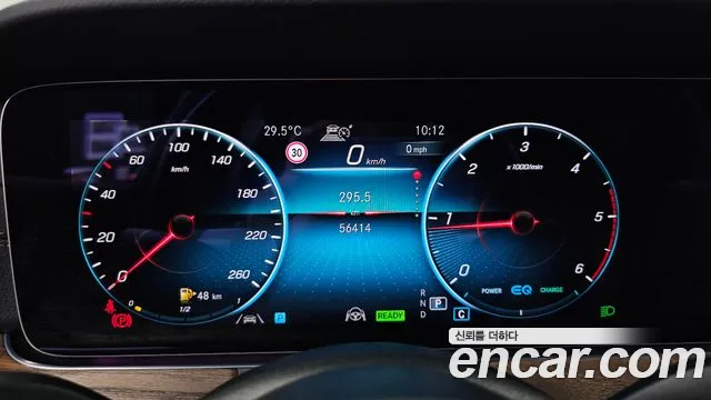 Mercedes-Benz E-Class — Фото автомобиля 8