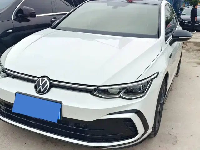 Фотография автомобиля — Volkswagen Golf