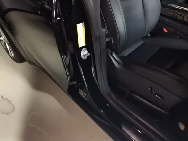 Tesla Model Y — Фото автомобиля 24