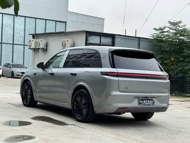 Li Auto L8 — Фото автомобиля 17