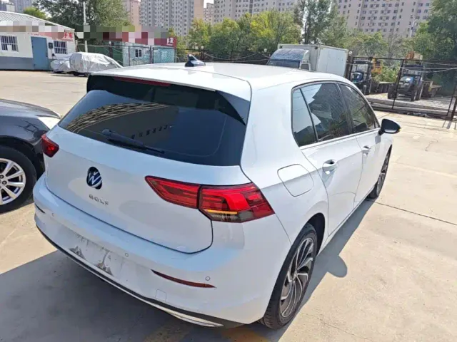 Volkswagen Golf — Фото автомобиля 6