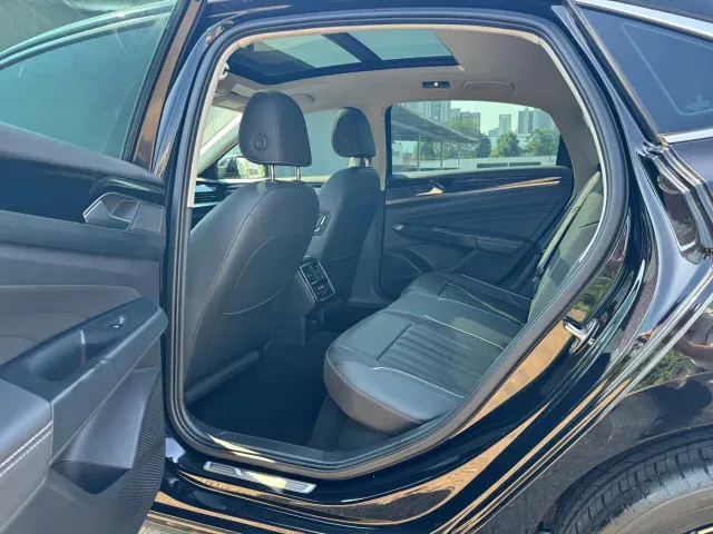Volkswagen Passat — Фото автомобиля 6