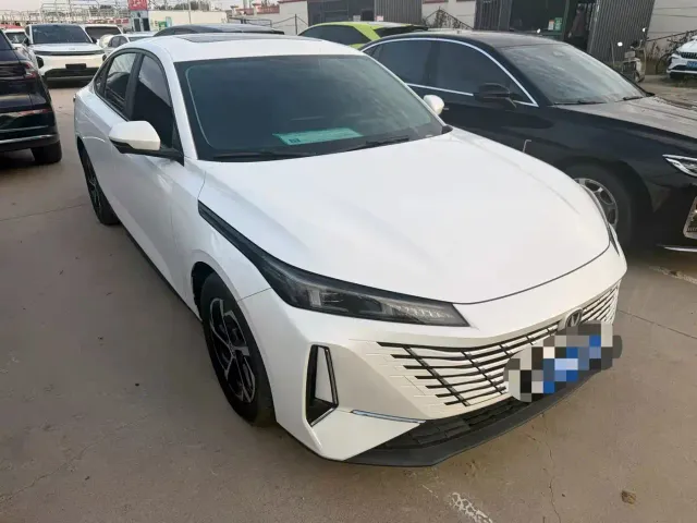Changan Eado — Фото автомобиля 3