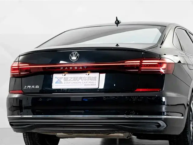 Volkswagen Passat — Фото автомобиля 7