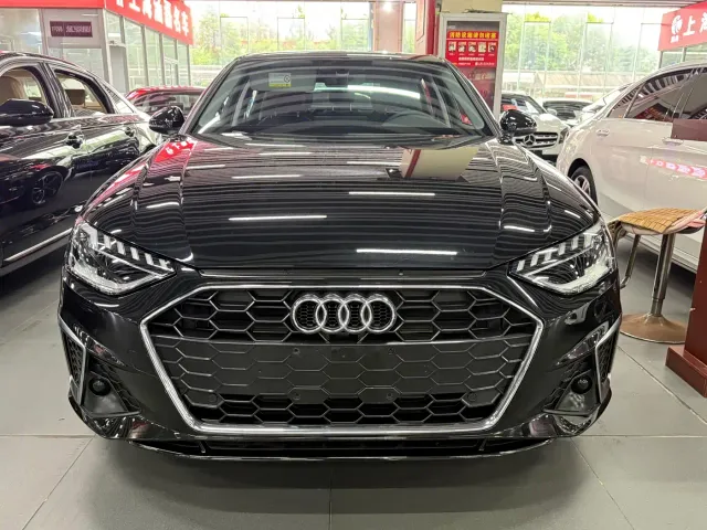 Audi A4L — Фото автомобиля 2