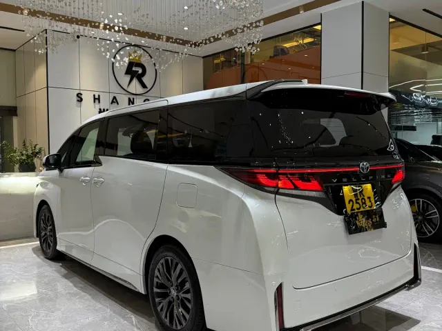 Toyota Vellfire — Фото автомобиля 19