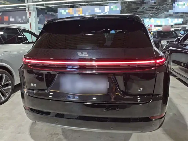 Li Auto L7 — Фото автомобиля 5