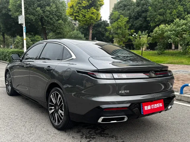 Changan Eado — Фото автомобиля 3