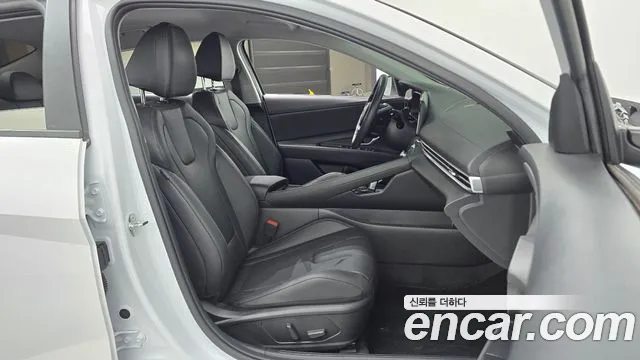 Hyundai Avante CN7 — Фото автомобиля 16