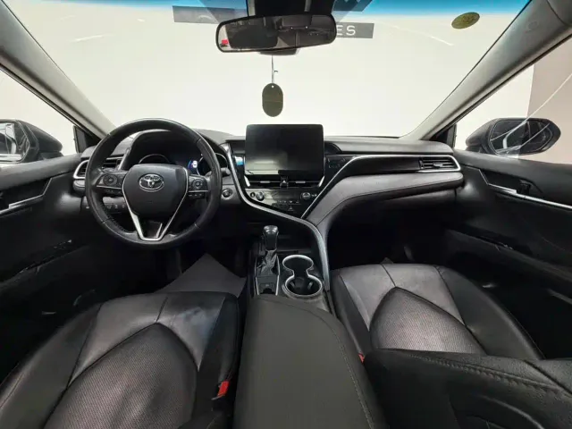 Toyota Camry — Фото автомобиля 15