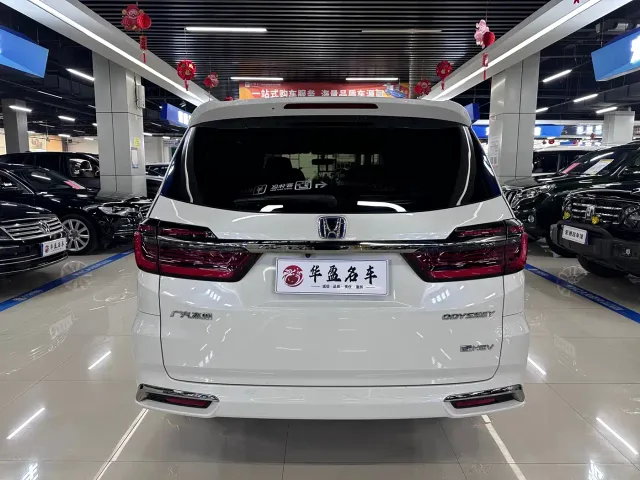 Honda Odyssey — Фото автомобиля 8