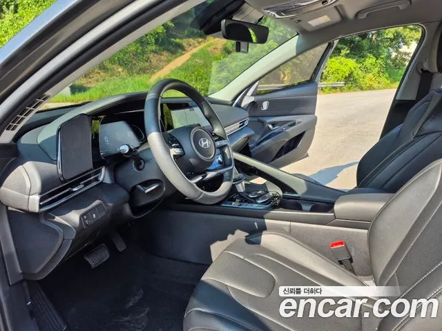 Hyundai AVANTE Новый Avante (CN7) — Фото автомобиля 10