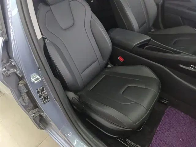 Hyundai Elantra — Фото автомобиля 24