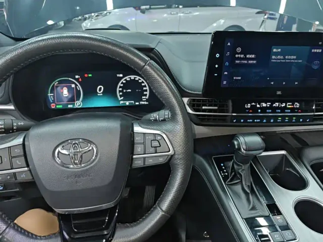 Toyota Granvia — Фото автомобиля 9