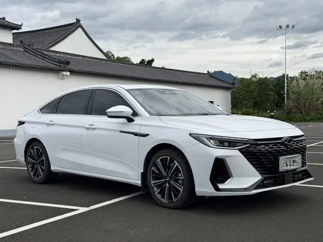 Chery Arrizo 8 — Фото автомобиля 3