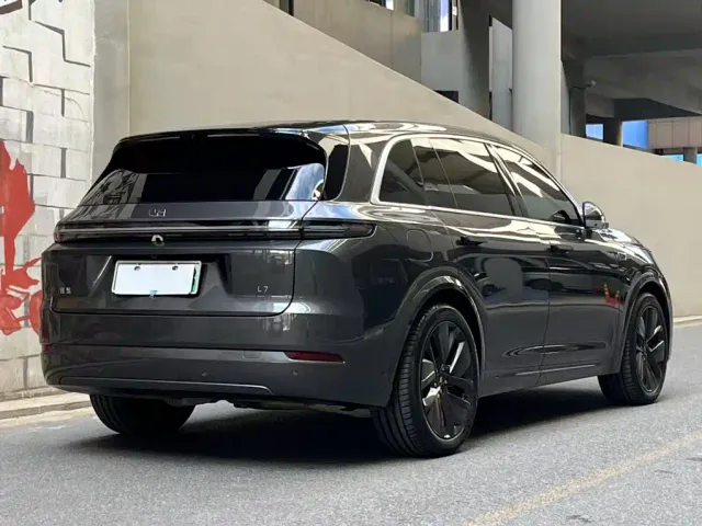 Li Auto L7 — Фото автомобиля 5