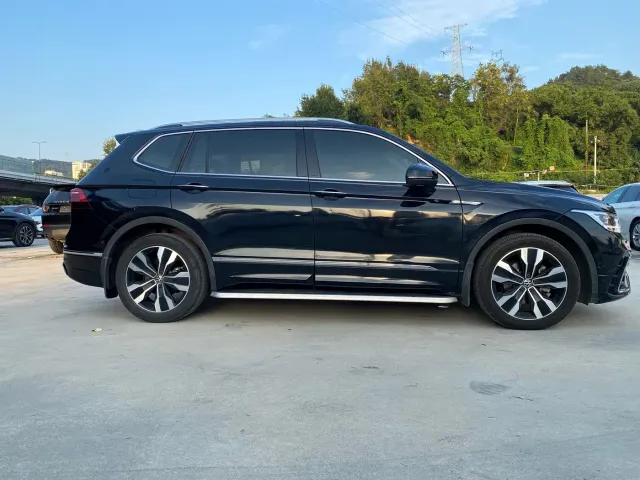 Volkswagen Tiguan L — Фото автомобиля 3