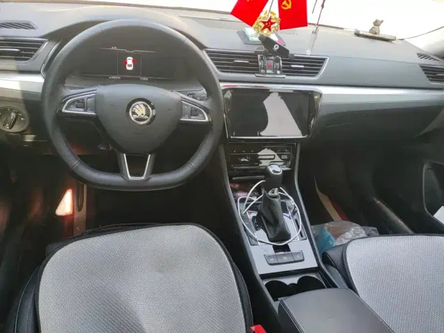Skoda Superb — Фото автомобиля 11