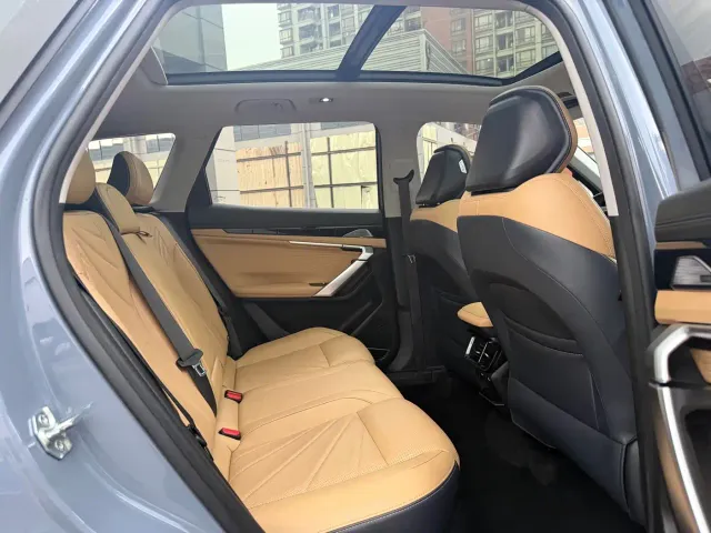 Geely Boyue L — Фото автомобиля 9