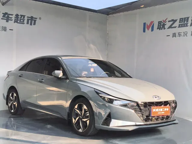 Hyundai Elantra — Фото автомобиля 3