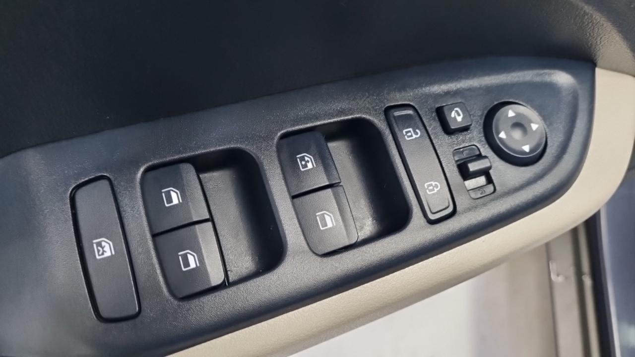 Hyundai Venue — Фото автомобиля 16