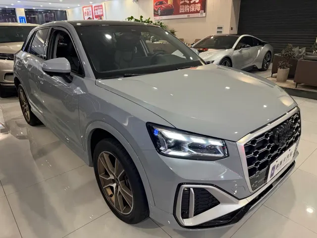 Audi Q2L — Фото автомобиля 3