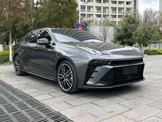 Lynk & Co 03 — Фото автомобиля 7