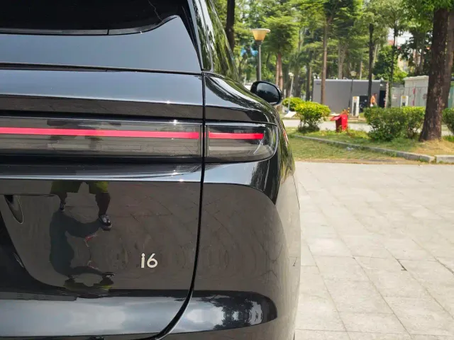 Li Auto i6 — Фото автомобиля 19
