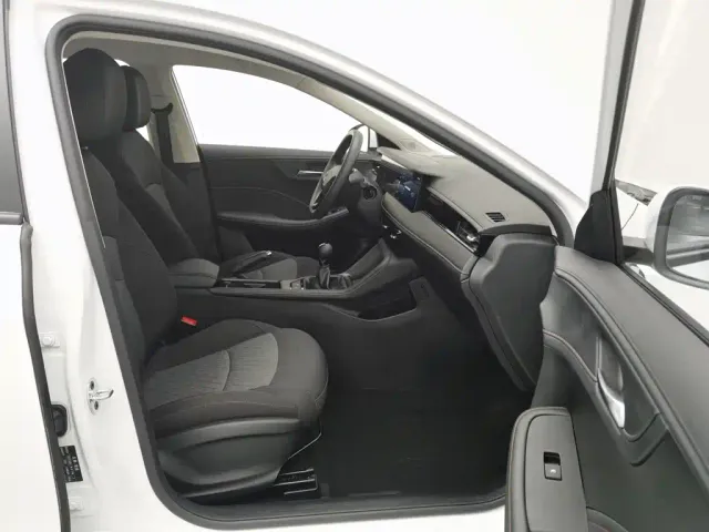 Roewe i5 — Фото автомобиля 23