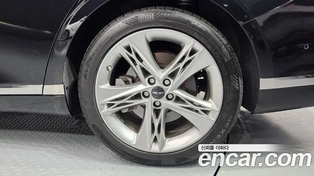Genesis G90 Бензин 3.5 турбо AWD — Фото автомобиля 20