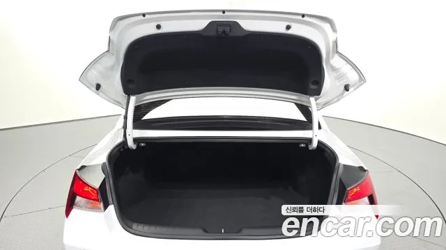 Hyundai AVANTE Avante (CN7) — Фото автомобиля 20