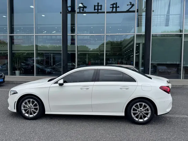 Mercedes-Benz Mercedes-Benz A-Class 2022 A 200 L Sport Sedan Style — Фото автомобиля 7