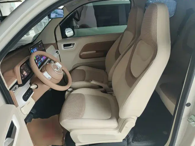 Wuling Motors Hongguang MINIEV 2024 3rd Gen 215km Advanced — Фото автомобиля 14
