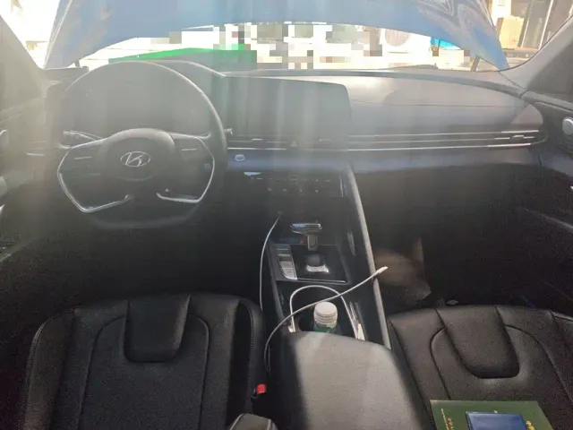 Hyundai Elantra — Фото автомобиля 10