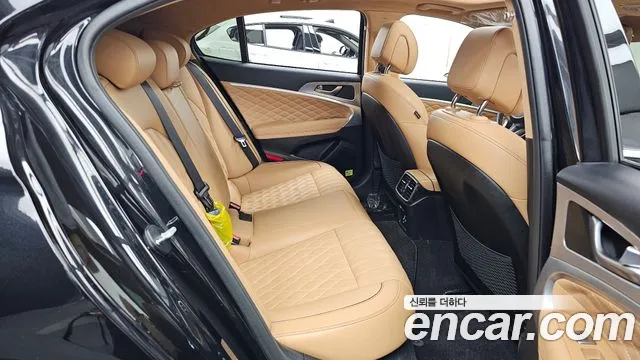 Genesis G70 — Фото автомобиля 12