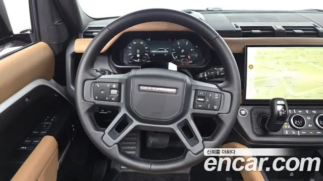 Land Rover Defender — Фото автомобиля 13