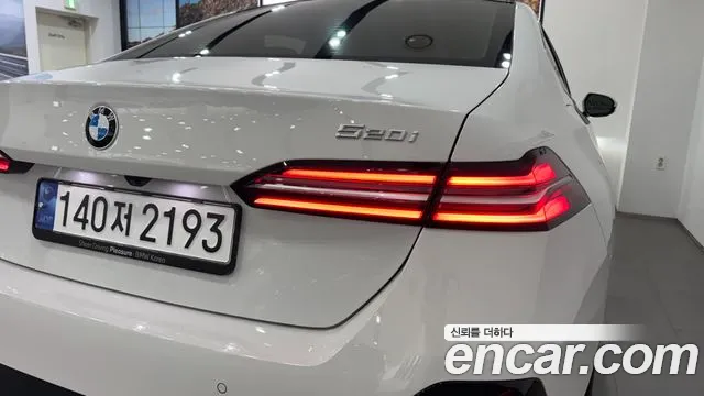 BMW 5-Series — Фото автомобиля 19