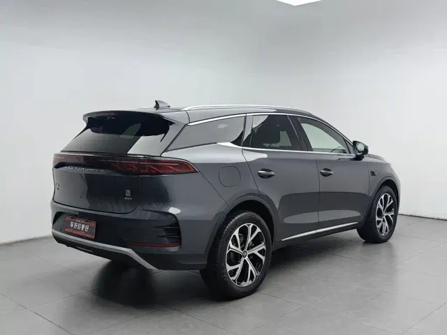 BYD Tang — Фото автомобиля 2