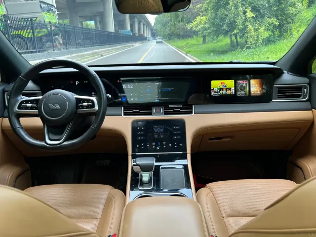 Li Auto ONE — Фото автомобиля 13