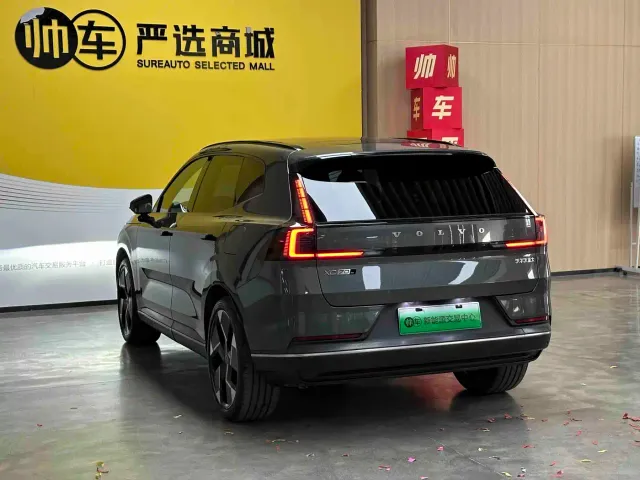 Volvo XC70 Plug-in Hybrid — Фото автомобиля 5