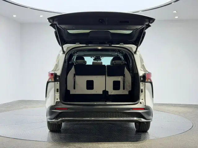 Toyota Granvia — Фото автомобиля 14