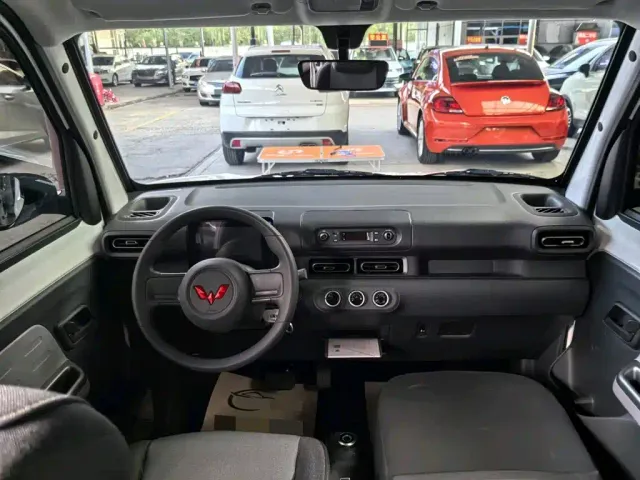 Wuling Zhiguang NEV — Фото автомобиля 5
